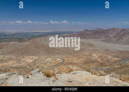 Vue de la vallée de Coachella point vista vers Palm Springs, California, United States. Banque D'Images