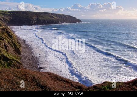 Les vagues se briser sur la plage de Porth Ceiriad, près de Abersoch Gwynedd, Pays de Galles, Banque D'Images