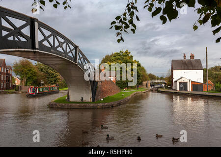 Hawkesbury Junction, AKA Sutton Stop : la fin de la North Oxford Canal et sa jonction avec le canal de Coventry (Wop) Banque D'Images