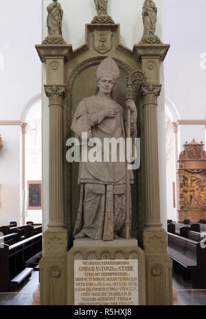 Tombeau de l'évêque memorial Georg Anton von Stahl à Würzburg cathédrale dédiée à Saint Kilian, Bavière, Allemagne Banque D'Images