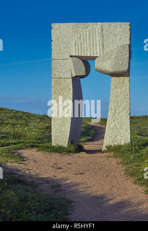 Ara Solis, sculpture en granit par Silverio Rivas dans le parc de sculptures de la tour d'Hercule, La Corogne, Galice, Espagne, Europe Banque D'Images