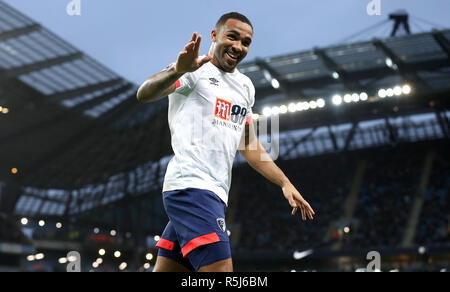 Bournemouth Callum Wilson fête marquant son premier but de côtés du jeu pendant le premier match de championnat à l'Etihad Stadium, Manchester. Banque D'Images