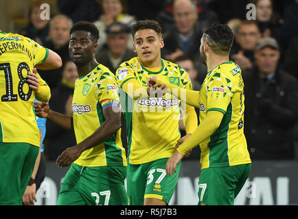 La ville de Norwich Max Aarons célèbre marquant son deuxième but de côtés du jeu pendant le match de championnat à Sky Bet Carrow Road, Norwich. Banque D'Images