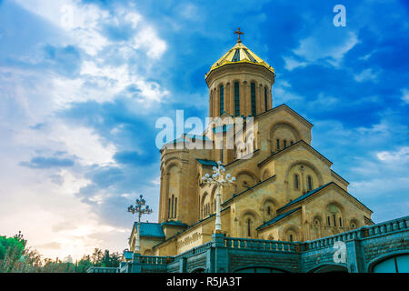 Sameba, la cathédrale Holy Trinity de Tbilissi (Géorgie). Banque D'Images