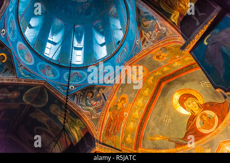 Tbilissi, Géorgie - Nov 2, 2018 : l'intérieur de l'église supérieure Betlemi à Tbilissi, Géorgie. Banque D'Images