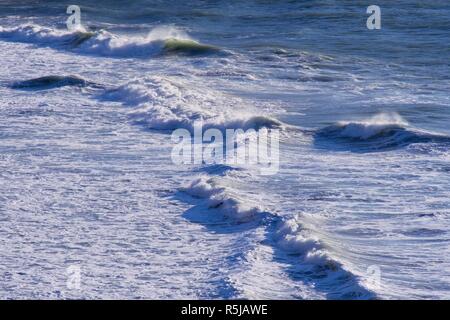 Les vagues se briser sur la plage de Porth Ceiriad, près de Abersoch Gwynedd, Pays de Galles, Banque D'Images