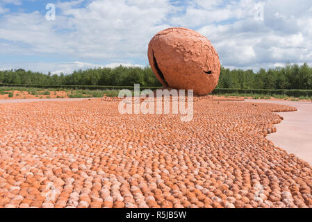 Ypres, Belgique - le 10 août 2018. ComingWorldRememberMe est une installation artistique par Koen Vanmechelen qui honore les victimes de la Première Guerre mondiale. Banque D'Images