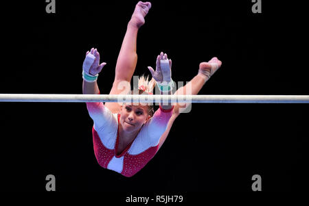 Ludwigsburg, Allemagne. 1er décembre 2018. Elisabeth Seitz (MTV) à Stuttgart sur les barres. GES/gym/1ère Bundesliga : DTL final, 01.12.2018 - dans le monde de l'utilisation | Credit : dpa/Alamy Live News Banque D'Images