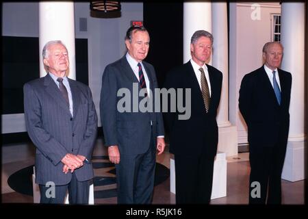 Quatre présidents américains à l'ouverture de la George H. W. Bush Presidential Library in College Station, Texas, en 1997. L'ancien président George H. W. Bush est décédé, le 30 novembre 2018 à Houston, TX. Banque D'Images