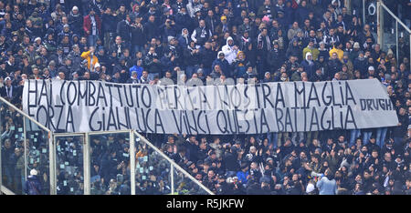 Foto LaPresse - Jennifer Lorenzini 01/12/2018 Firenze (Italia) Sport Calcio Fiorentina - Juventus Campionato Italiano di Calcio Serie A TIM 2018 - 2019 - "Stadio Artemio Franchi" Nella foto : striscione dei tifosi della Juventus in onore di Gianluca Vialli LaPresse Photo - Jennifer Lorenzini 01 décembre 2018 Firenze (Italie) Sports Football Fiorentina - Juventus Football Ligue Championnat Italien 2018/ 2019 TIM - "stade Artemio Franchi" dans le pic : bannière de partisans de la Juventus en l'honneur de Gianluca Vialli Banque D'Images