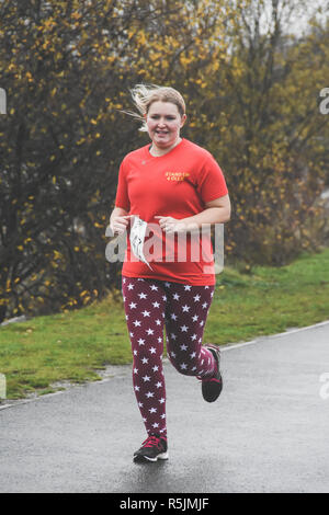 Chasewater, Staffordshire, Royaume-Uni. 1er décembre 2018. Les coureurs participant à la course annuelle de pudding Chrsitmas Crédit : Daniel James Armishaw/Alamy Live News Banque D'Images