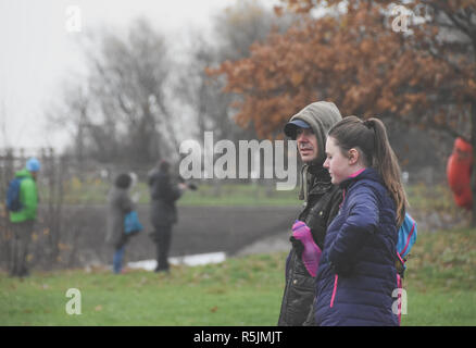 Chasewater, Staffordshire, Royaume-Uni. 1er décembre 2018. Les coureurs participant à la course annuelle de pudding Chrsitmas Crédit : Daniel James Armishaw/Alamy Live News Banque D'Images