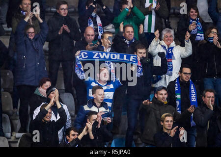 De Graafschap DOETINCHEM, - PEC Zwolle, football, Championnat, saison 2018-2019, 01-12-2018, le stade de Vijverberg, fans de PEC Zwolle célébrant la victoire Banque D'Images