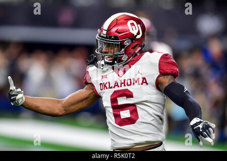 Oklahoma Tre évoluait Brown (6) célèbre après avoir obtenu une sécurité pendant le Dr. Pepper Big-12 Championship entre l'Oklahoma Sooners vs Texas longhorns à un grand championnat NCAA-12 jeu de football au Stade AT&T, Arlington au Texas. 12/01/18.Manny Flores/Cal Sport Media. Banque D'Images