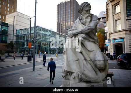 Old Hall Liverpool St statue cette statue colossale surmonté formellement l'un des deux tours de la Bourse du Coton précédent par les sculpteurs : William Banque D'Images