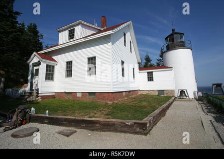 Bass Harbor Head Lighthouse sur Mount Desert Island dans la région de Tremont du Maine, près de l'Acadia National Park Banque D'Images