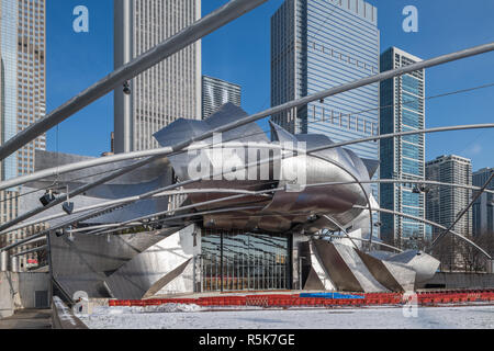 L'extérieur du pavillon Jay Pritzker au Millennium Park conçu par Frank Gehry Banque D'Images