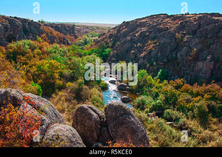 Dans Aktovsky Kanyoin Mertvovod River de Mykolaïv, Ukraine Banque D'Images