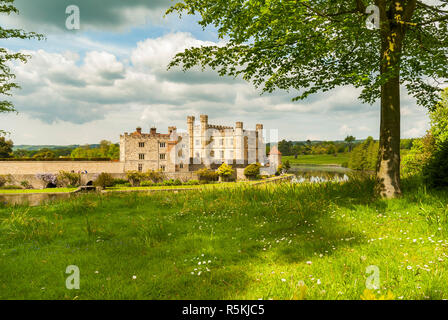 Leeds Castle près de Maidstone dans le Kent, UK. Banque D'Images