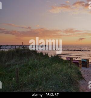 L'humeur du soir sur la plage de wustrow fischland,-darÃŸ-zingst,mecklenburg-vorpommern,l'Allemagne de l'Est Banque D'Images