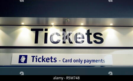 Ticket machine signer seuls les paiements par carte billets scotrail Abellio railway station Banque D'Images