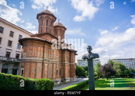 22 septembre 2017, Bucarest/Roumanie - Cretulescu (Kretzulescu) Église, une église orthodoxe orientale en style Brancovenesc et le monument dédié à Banque D'Images