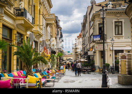 22 septembre 2017, Bucarest/Roumanie - rue bordée de bars et restaurants dans la vieille ville Banque D'Images