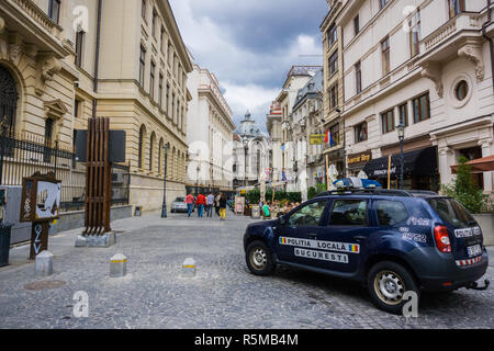 22 septembre 2017, Bucarest/Roumanie - Police locale voiture garée dans une rue de la vieille ville Banque D'Images