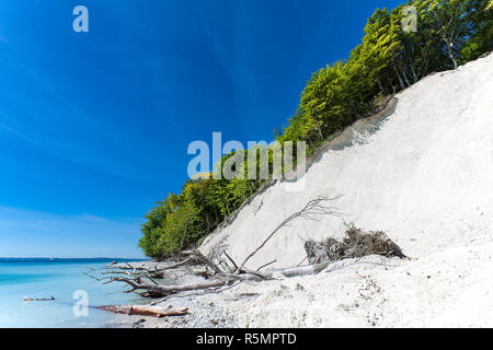 La côte de la mer Baltique sur l'île de rÃ¼gen Banque D'Images