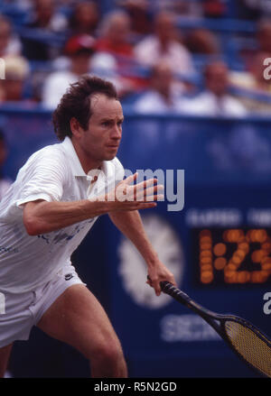 John McEnroe sur un tir au cours de match à l'US Open 1989 à Flushing Meadow. Banque D'Images