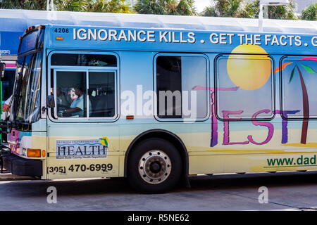 Miami Florida,Omni Station,Metrobus,bus,bus,bus,transport en commun,transport en commun,publicité graphique publicitaire,emballage de véhicule,service public,guérir Banque D'Images