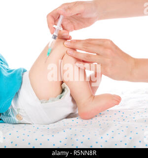 Bébé soit vacciné par l'infirmière Banque D'Images