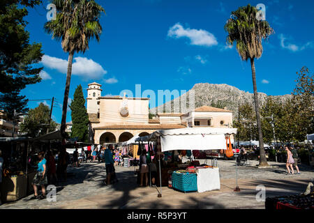 Marché en Port Pollensa, Mallorca Banque D'Images