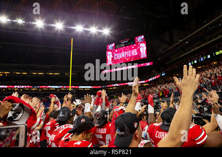 Indianapolis, IN, USA. 1er décembre 2018. Ohio State Buckeyes chanter Carmen dans l'Ohio après avoir remporté le championnat 2018 Dix grandes entre le nord-ouest de l'état de l'Ohio et des Wildcats sur Buckeyes 01 décembre 2018 au Lucas Oil Stadium à Indianapolis, IN. Adam Lacy/CSM/Alamy Live News Banque D'Images