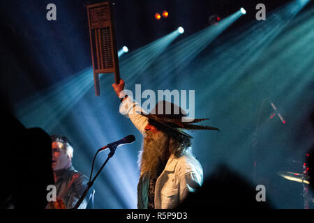 Vancvouver, British Columbia, Canada. Août 21, 2018. David Roberts, de l'Union européenne vu washboard effectuant au Commodore Ballroom de Vancouver.2018 Canadian Country Music Association Racines Artiste/groupe de l'année 2018, le groupe de l'année est retourné chez lui à la Commodore Ballroom à Vancouver pour leur dernier concert de leur tournée mondiale du Canada avec l'augmentation de Nice et du groupe 2018 de l'auteur-compositeur de l'année Aaron Goodvin. Credit : Ron Palmer/SOPA Images/ZUMA/Alamy Fil Live News Banque D'Images