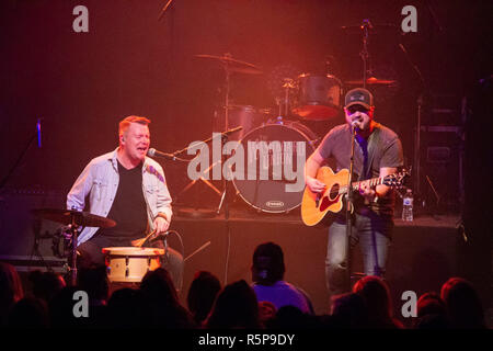 Vancvouver, British Columbia, Canada. Août 21, 2018. Aaron vu Goodvin effectuant au Commodore Ballroom de Vancouver.2018 Canadian Country Music Association Racines Artiste/groupe de l'année 2018, le groupe de l'année est retourné chez lui à la Commodore Ballroom à Vancouver pour leur dernier concert de leur tournée mondiale du Canada avec l'augmentation de Nice et du groupe 2018 de l'auteur-compositeur de l'année Aaron Goodvin. Credit : Ron Palmer/SOPA Images/ZUMA/Alamy Fil Live News Banque D'Images