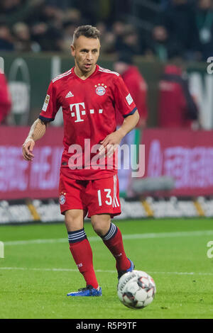 De Brême, stade Weser, 01-12-2018 La saison 2018 / 2019 , , Bundesliga allemande. résultat final 1-2, Bayern Munchen player Rafinha pendant le match Werder Brême - Bayern Munchen DFL RÈGLEMENT INTERDIT TOUTE UTILISATION DES PHOTOGRAPHIES COMME DES SÉQUENCES D'IMAGES ET/OU QUASI-vidéo Banque D'Images