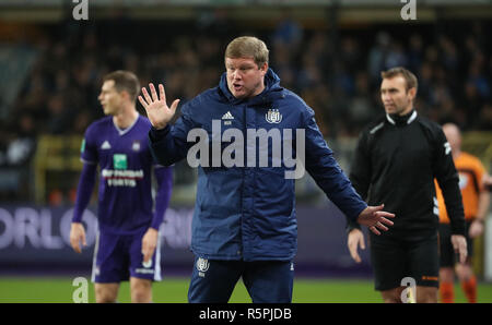 Bruxelles, Belgique - 02 DÉCEMBRE : Hein Vanhaezebrouck réagit au cours de la Jupiler Pro League match day 17 entre le RSC Anderlecht et KRC Genk sur Décembre 02, 2018 à Bruxelles, Belgique. (Photo de Vincent Van Doornick/Isosport) Banque D'Images