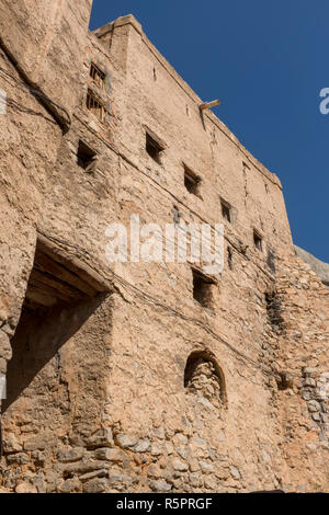 Bâtiment traditionnel dans le village de montagne in Misfat Al Abriyeen, Oman Banque D'Images