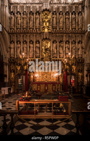 Londres, Royaume-Uni - 01 février 2017 : vue de l'intérieur de la cathédrale de Southwark. Construite en style gothique entre 1220 et 1420 il a été un lieu de Christian wor Banque D'Images