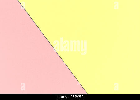 Arc-en-ciel géométrique abstraite fond pastel jaune pastel avec des couleurs et de melon, la texture du papier aquarelle Banque D'Images