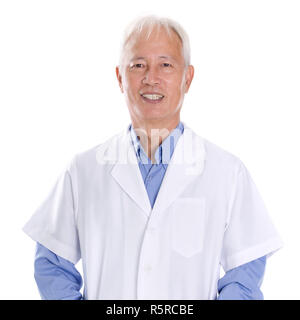 Old Asian man in lab coat Banque D'Images