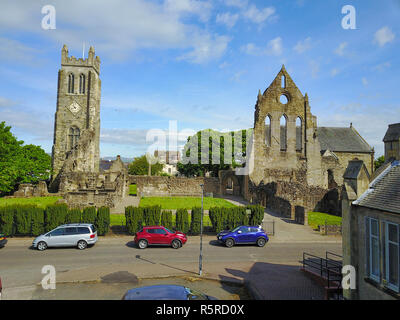 L'église paroissiale et l'abbaye de Kilwinning Banque D'Images