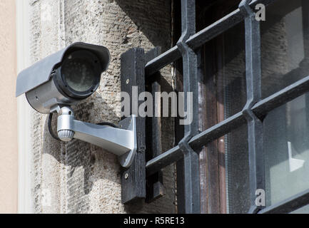 Barreaux d'une prison à CCTV Banque D'Images