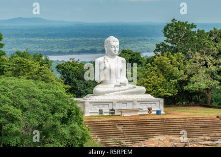 Statue de Bouddha à Mihinthale, Sri Lanka Banque D'Images