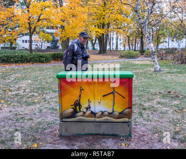 Berlin Reinickendorf,Utilitaire, décorative avec boîte de peinture. Les Girafes & coucher du soleil peinture Banque D'Images