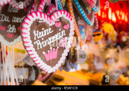 Gingerbread hearts vendus sur l'Oktoberfest Banque D'Images