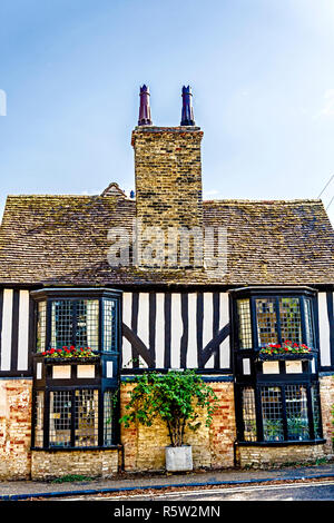 Ely (Cambridgeshire) : Saint Mary's Cottage Banque D'Images