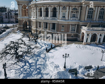 Théâtre de ballet et d'Opéra d'Odessa avec une vue d'ensemble Banque D'Images