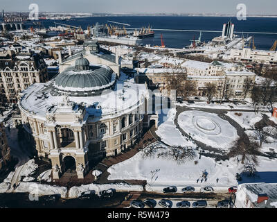 Théâtre de ballet et d'Opéra d'Odessa avec une vue d'ensemble Banque D'Images